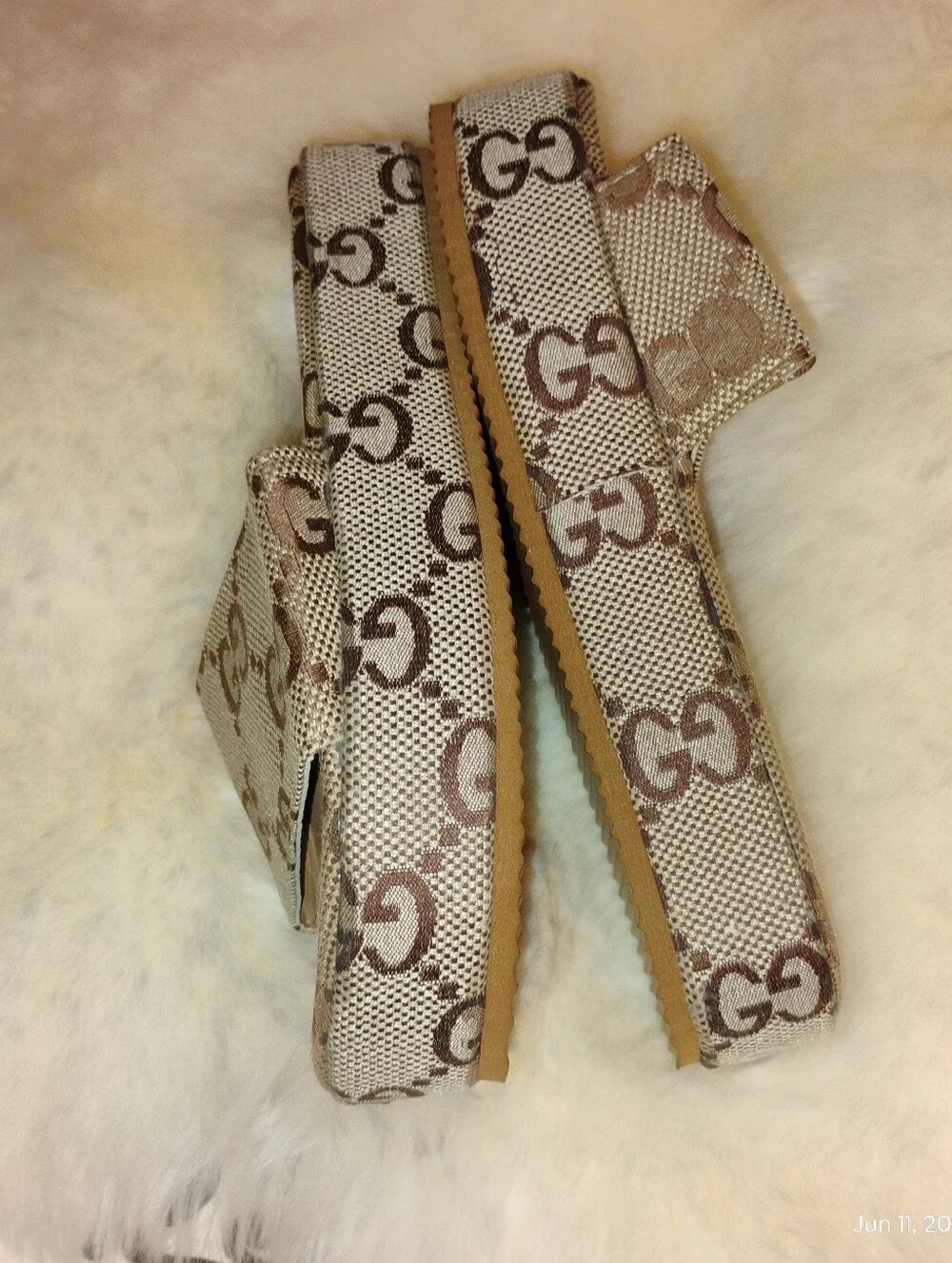 Cute But F A K E All The Way Niice Logo Knockoffs, Size 40 New - Picture 5 of 8